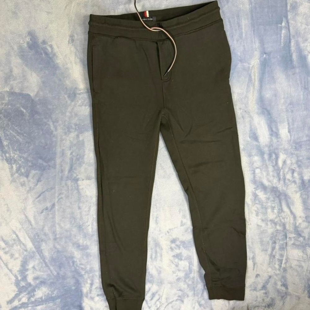 Tommy Hilfiger black joggers Size M‎